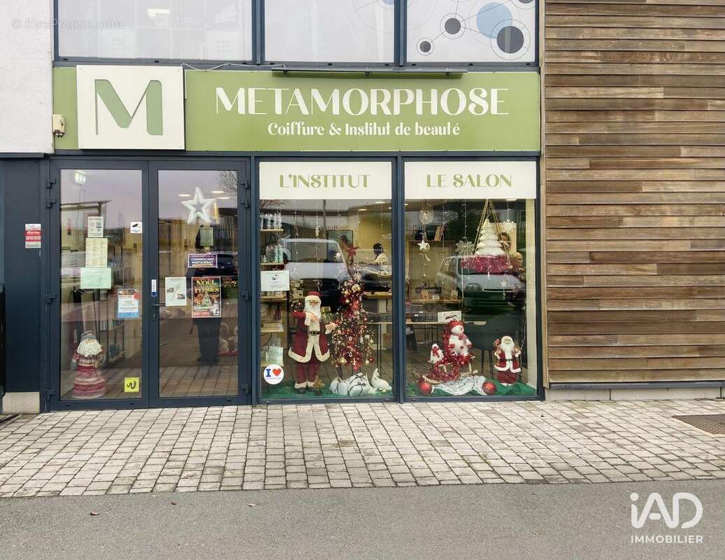 Photo 9 - Commerce à CARVIN