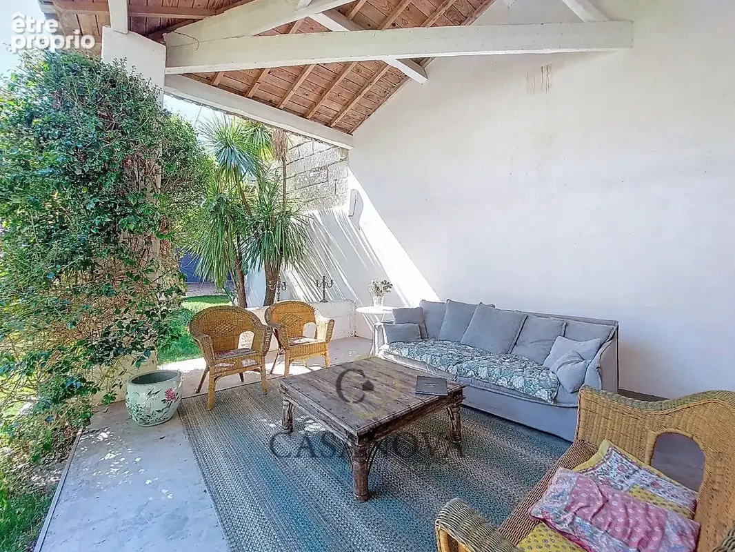 Magnifique propiété de 1850 rénovée   308 m² habitables avec dépendance  Piscine  Proximité Mauguio et Montpellier - photo 8