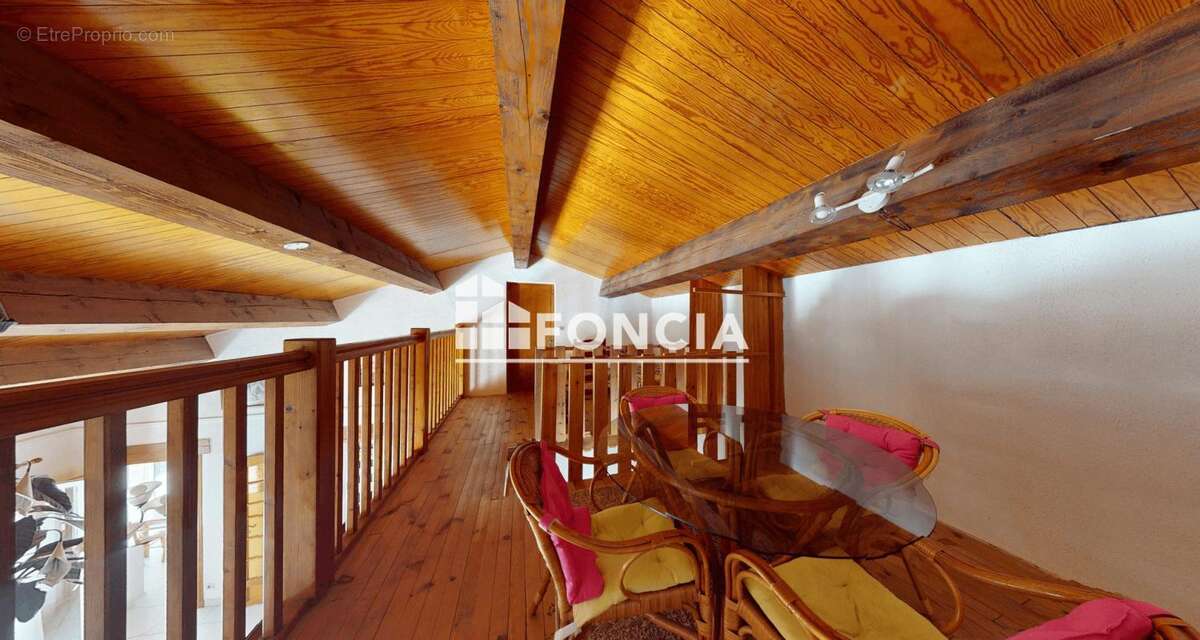 Maison 4 faces sur 900 m² de terrain arboré – Un bien rare entre plage et village - photo 7