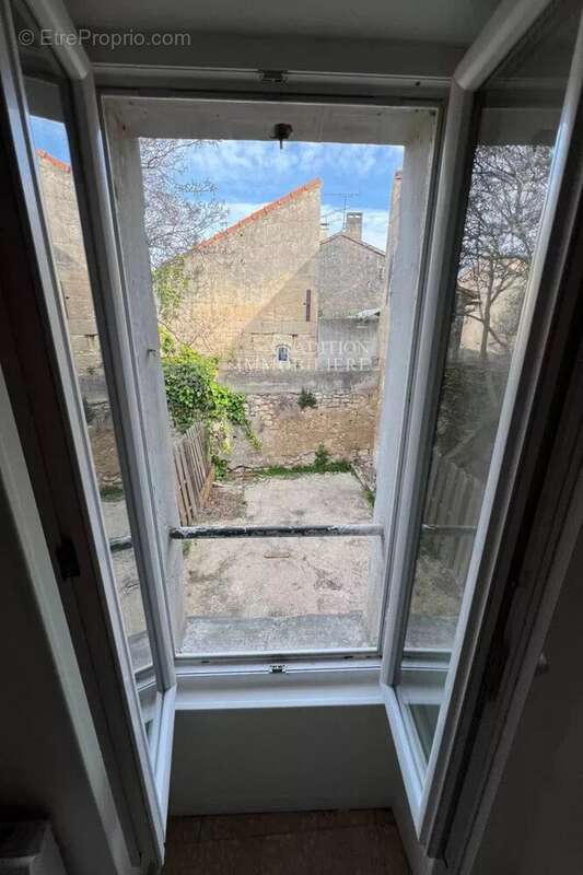 Maison à FONTVIEILLE