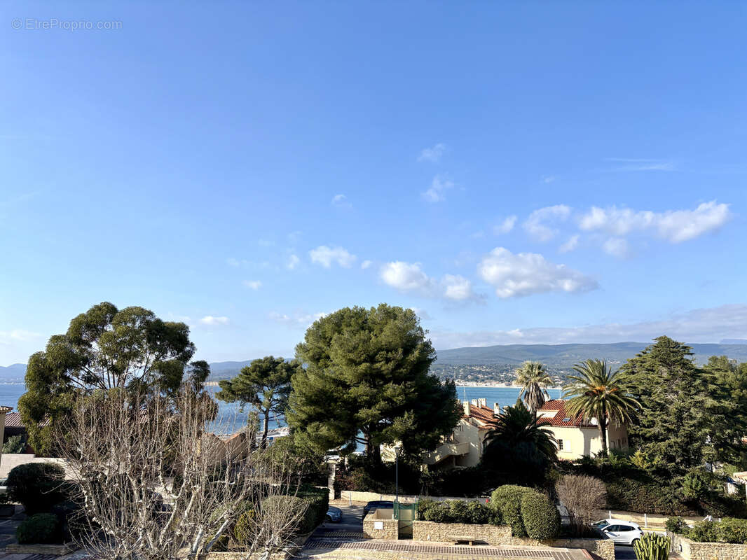 Appartement à SAINT-CYR-SUR-MER