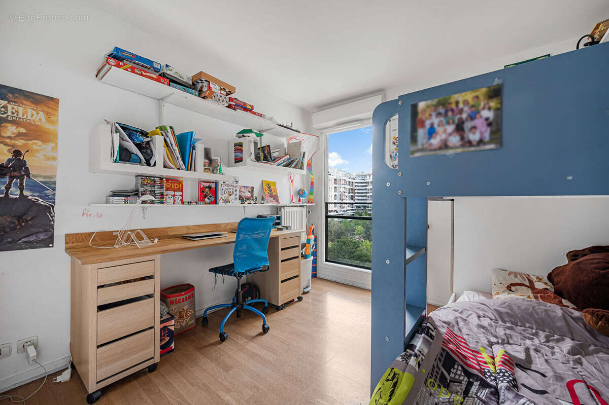 Appartement à COURBEVOIE