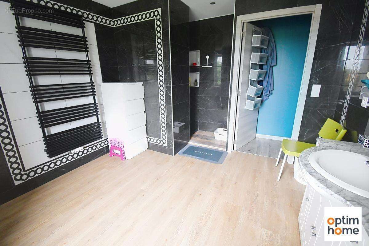 Exclusivité – Sympathique maison familiale de 177 m² – 4 chambres – 1 bureau - 2 salles de bain - photo 3