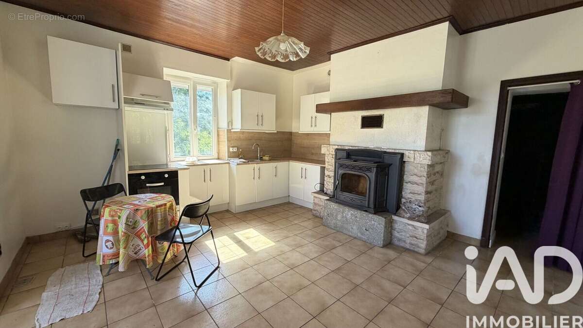 Maison 64 m² à Naussac  - photo 8