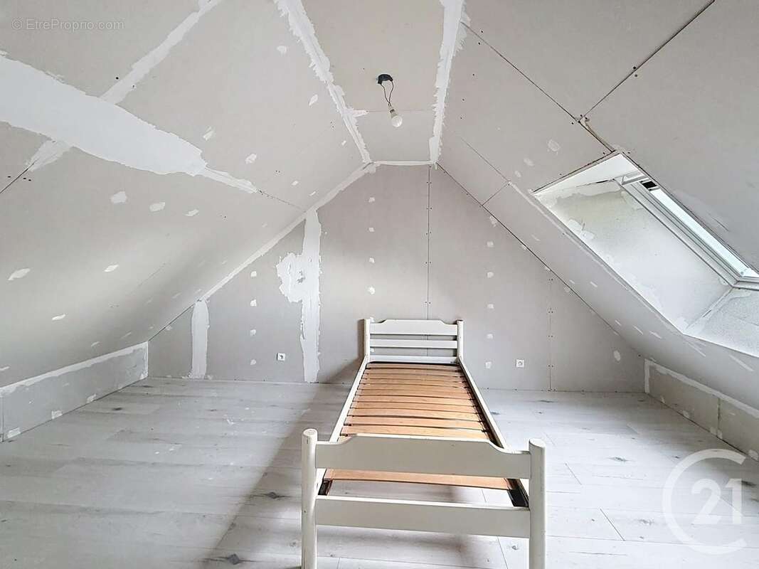 Maison à VILLETHIERRY