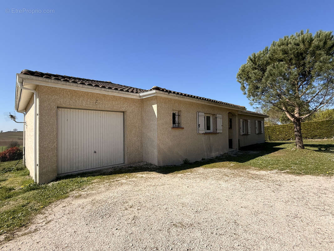 Maison à SAUVAGNAS