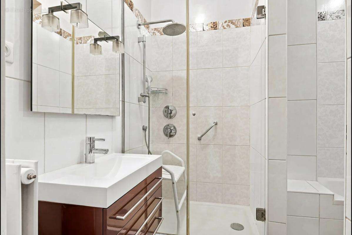Appartement à PARIS-10E