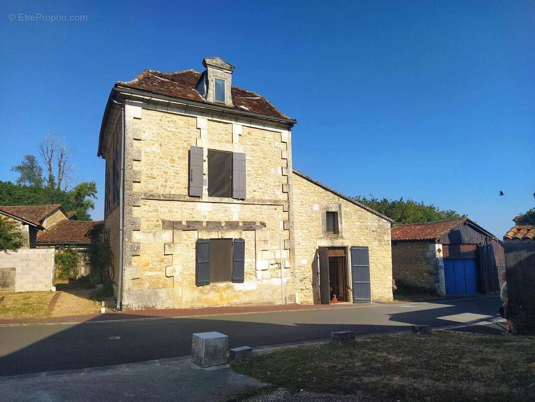 Maison de village spacieuse - photo 2