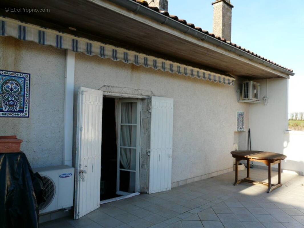 Maison à LAROQUE-TIMBAUT