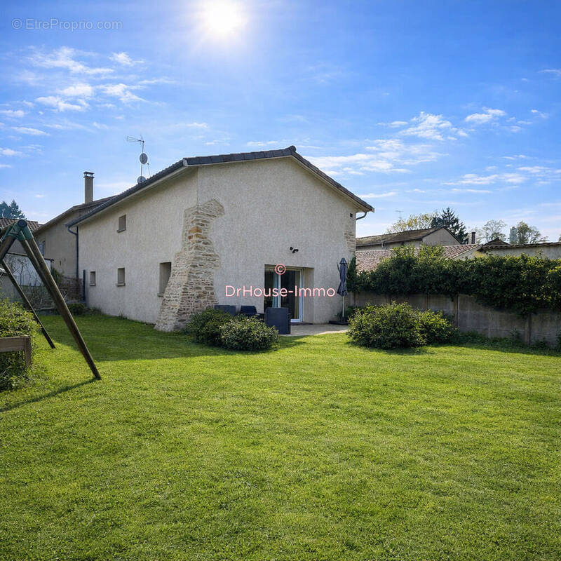 Maison à MONTMERLE-SUR-SAONE