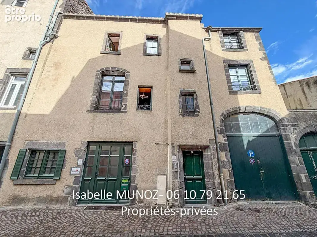 Immeuble Riom, 122 m2 et 180m2 de dépendances (grange avec parking, cave voutée?) - photo 9
