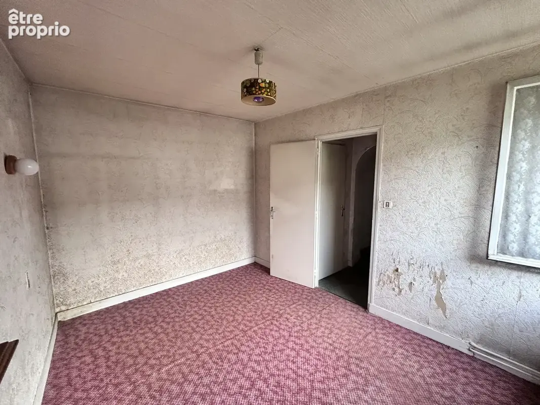 LIMOGES - Maison de ville à rénover entièrement (100 m2) avec cour - photo 8