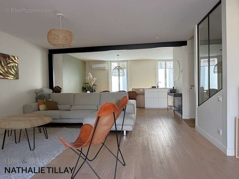 Orleans Dunois, a vendre, maison principale et maison d amis, ensemble avec  jardin, porche d 'entrée possible 2 stationnements - photo 5