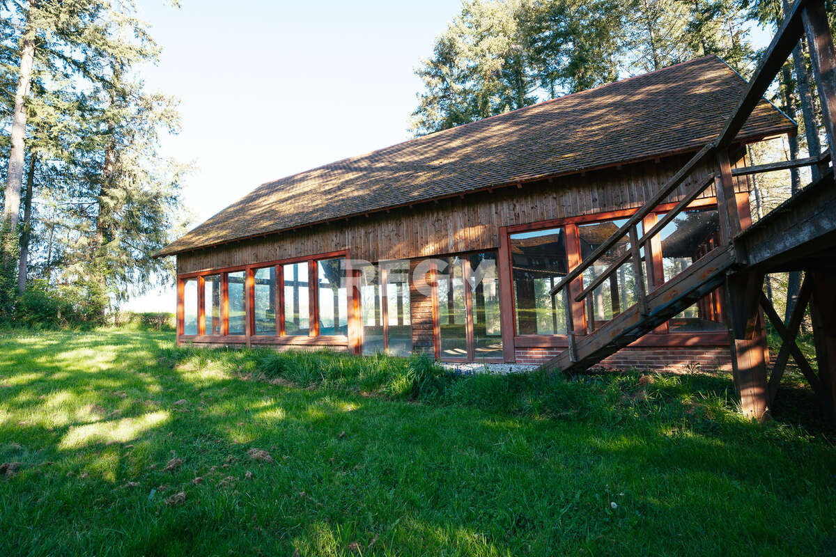 Domaine d’exception de 54,5 hectares avec maison de 300 m2, étang privé, piscine et 1 500 m2 de dépendances - photo 7