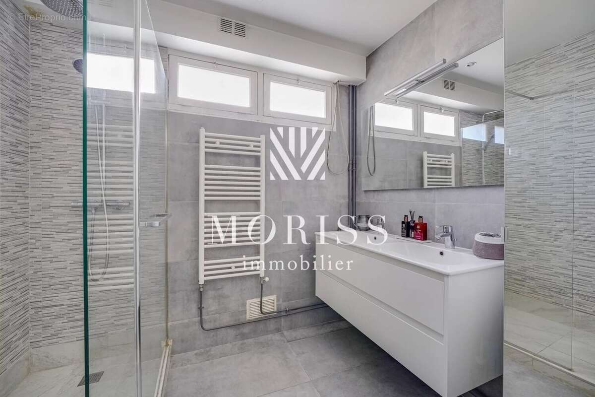 Appartement à CHARENTON-LE-PONT