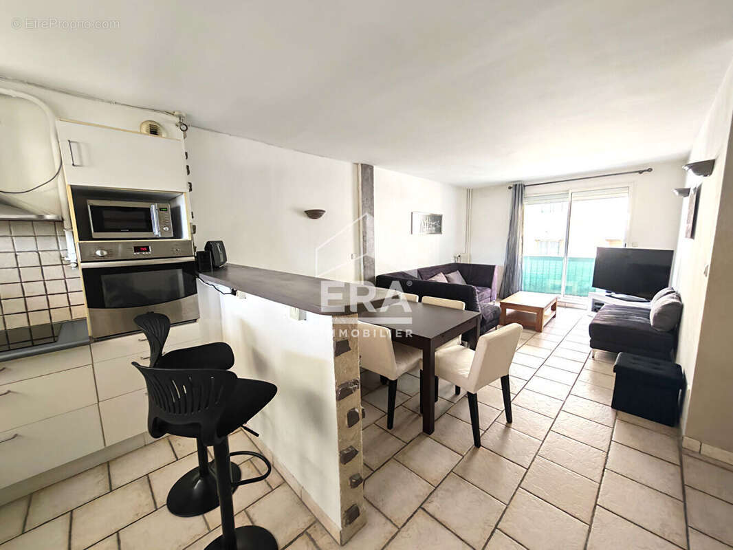 Appartement à MARSEILLE-5E