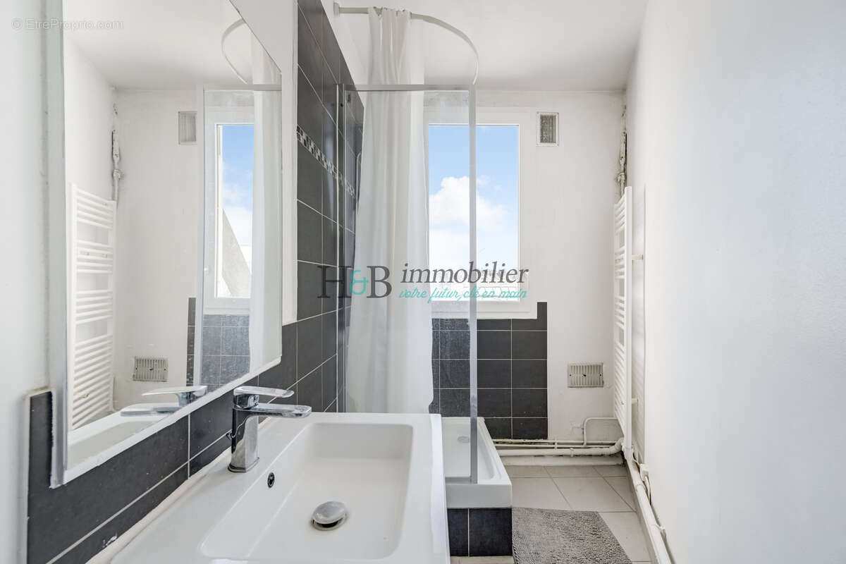 Appartement à PARIS-12E