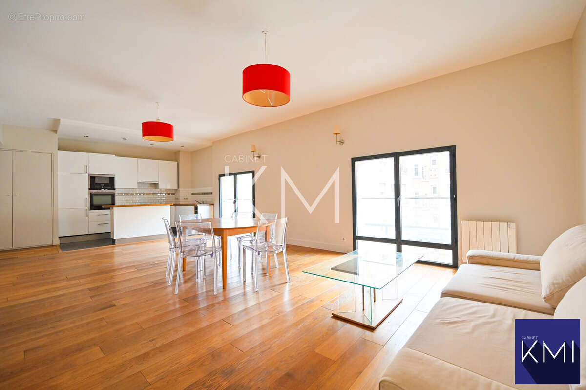 Appartement à PARIS-18E