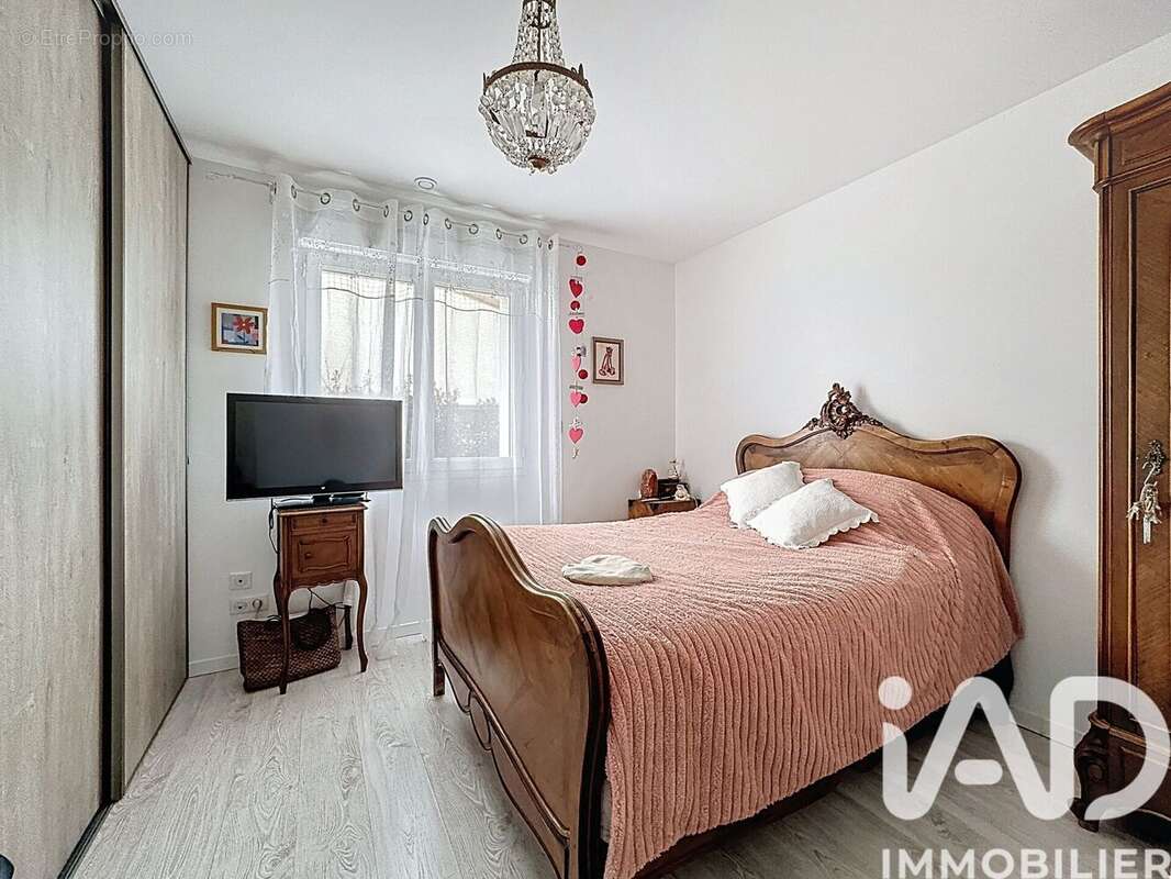 Maison 81 m² à Saint-Vidal  - photo 8