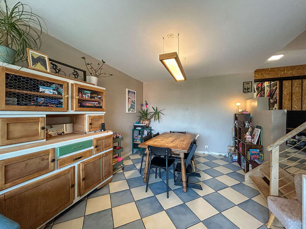 CHAMBÉRY- Secteur Bissy  Appartement T4 de 86 m2 - photo 6