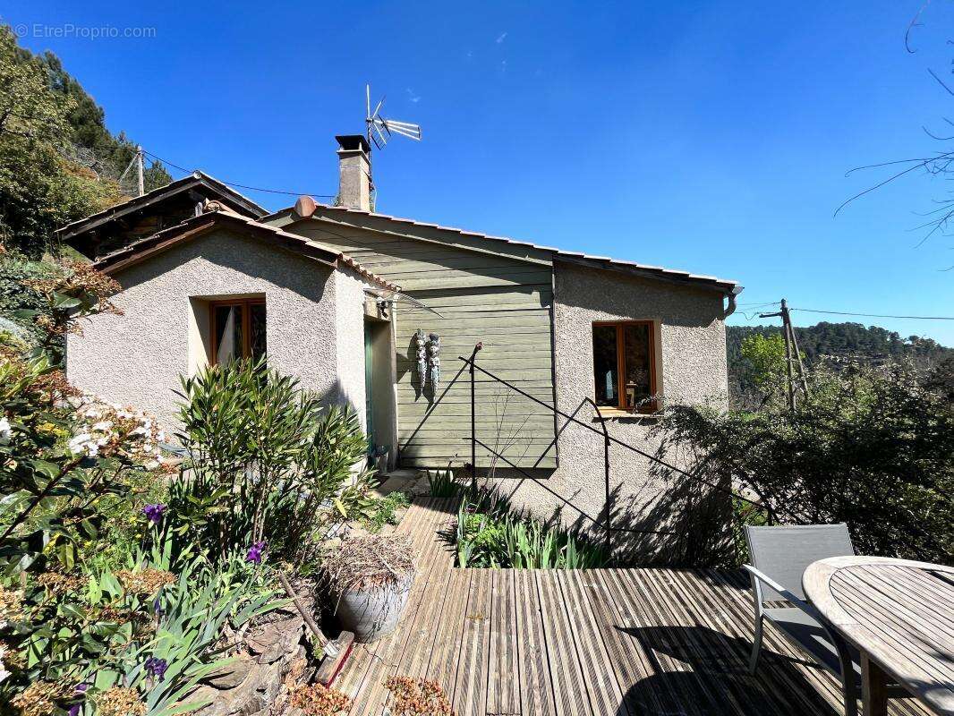 Maison à SAINT-PIERRE-SAINT-JEAN