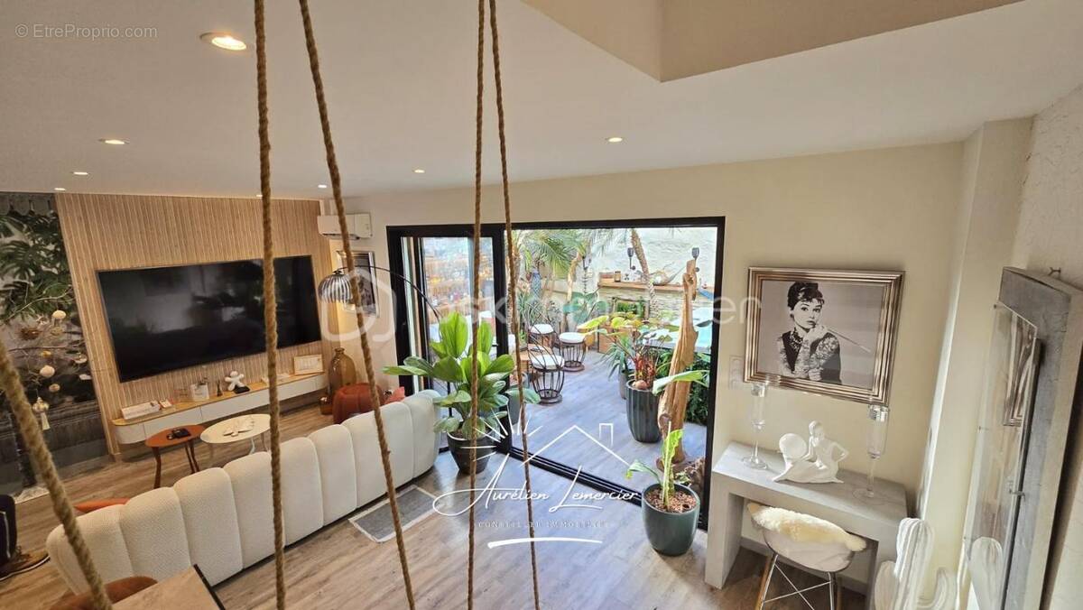 Maison à UCHAUD