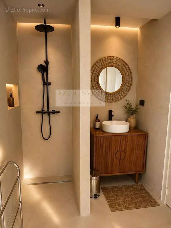 Appartement à ROQUEBRUNE-CAP-MARTIN