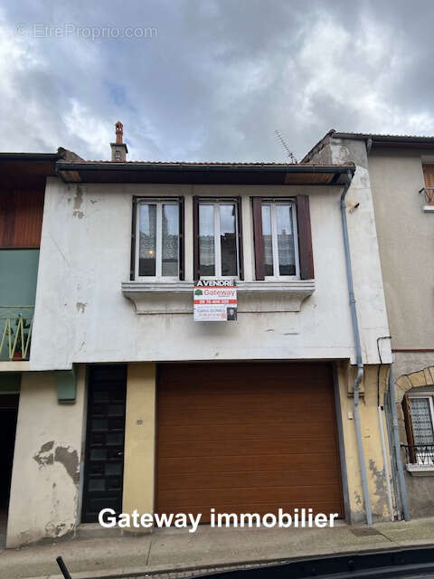 Maison à VIC-LE-COMTE