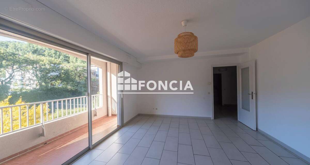 Appartement à HYERES