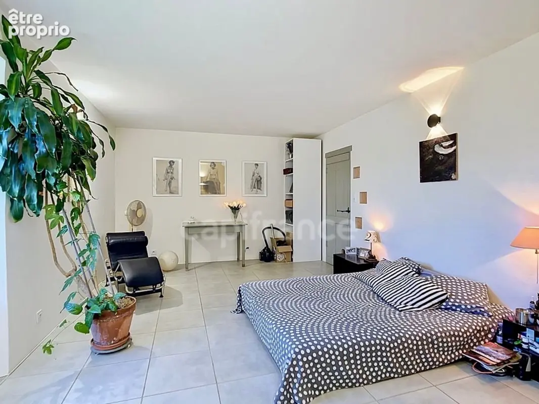 Drôme provençale, à suze-la-rousse – mas provençal rénové • 5 chambres, 4sdb/sde, 5 wc • piscine • 2 gîtes • verger - photo 10