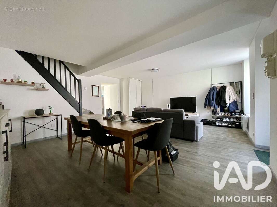 Maison 82 m² à Anglure  - photo 2