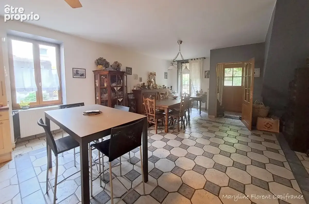 Bâtisse en pierre de 262 m², Cour, jardin cocon, garage & fort potentiel - photo 5