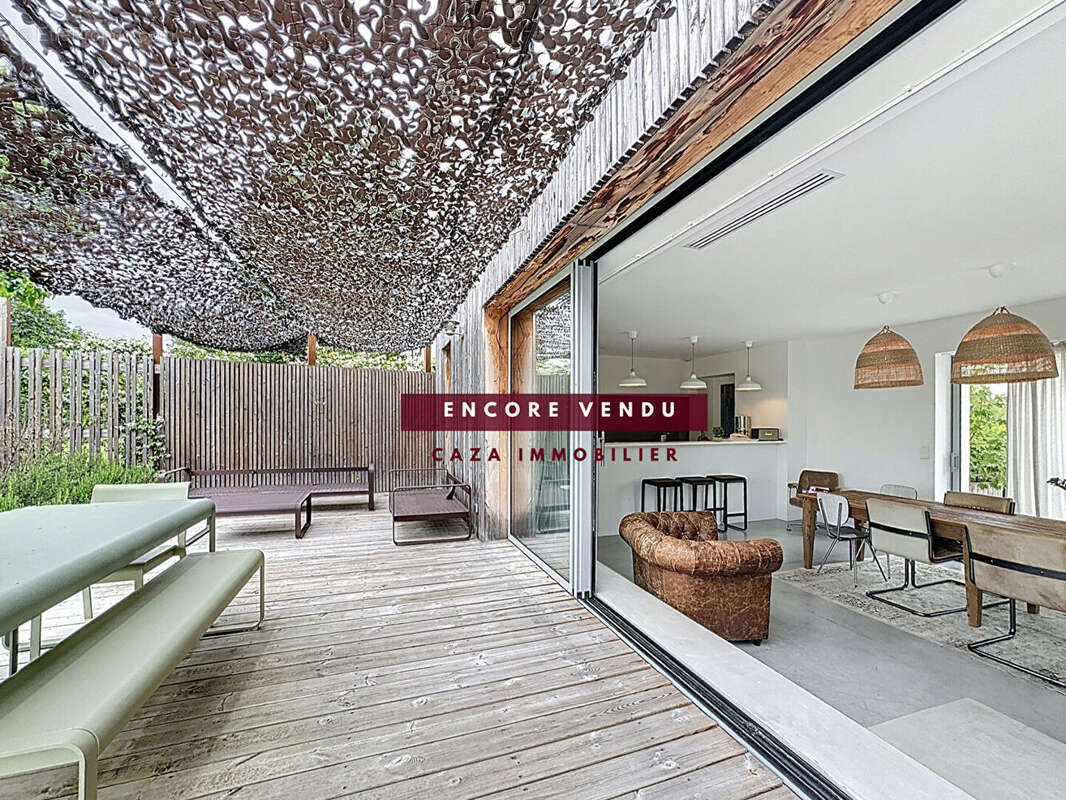 Maison à FARGUES-SAINT-HILAIRE