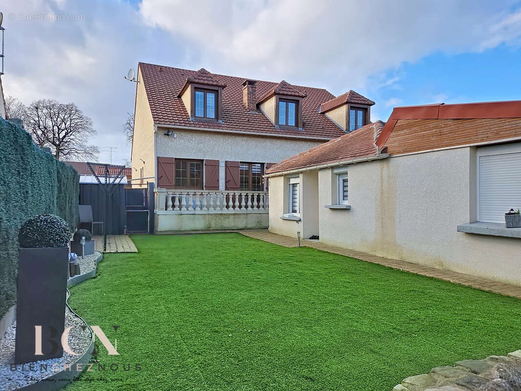 Maison individuelle familiale 179 m2 + maison secondaire. - photo 14