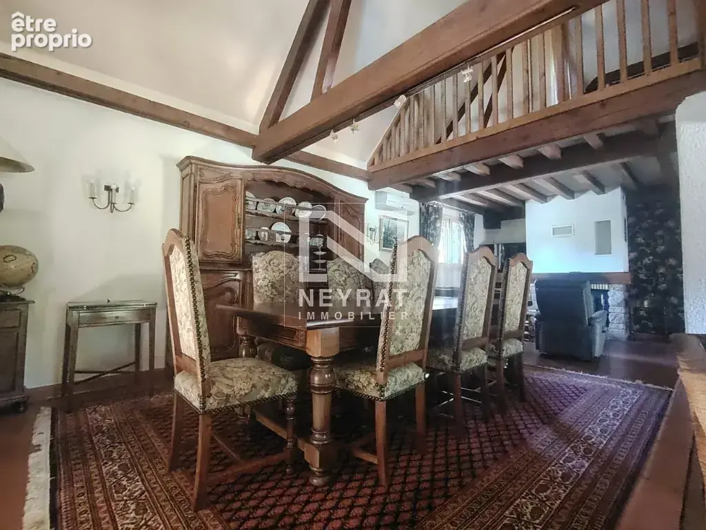 Maison 228 m² à Saint-Marcel  - photo 6