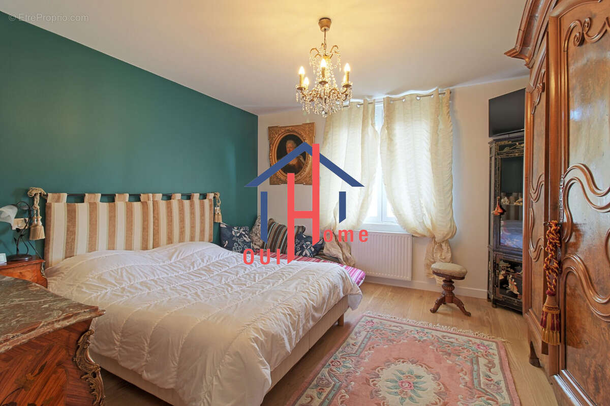 Maison à BRIVES-CHARENSAC