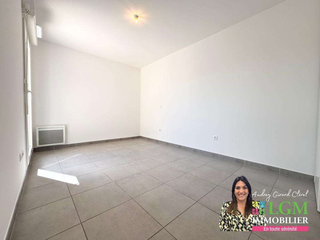 Appartement à SAINT-BRES