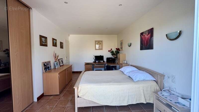 Maison à PORT-DES-BARQUES