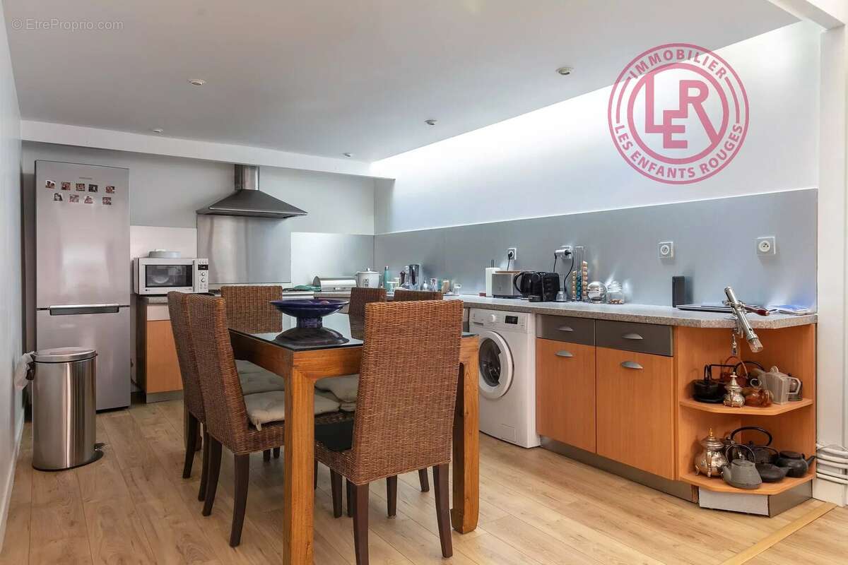 Appartement à PARIS-10E