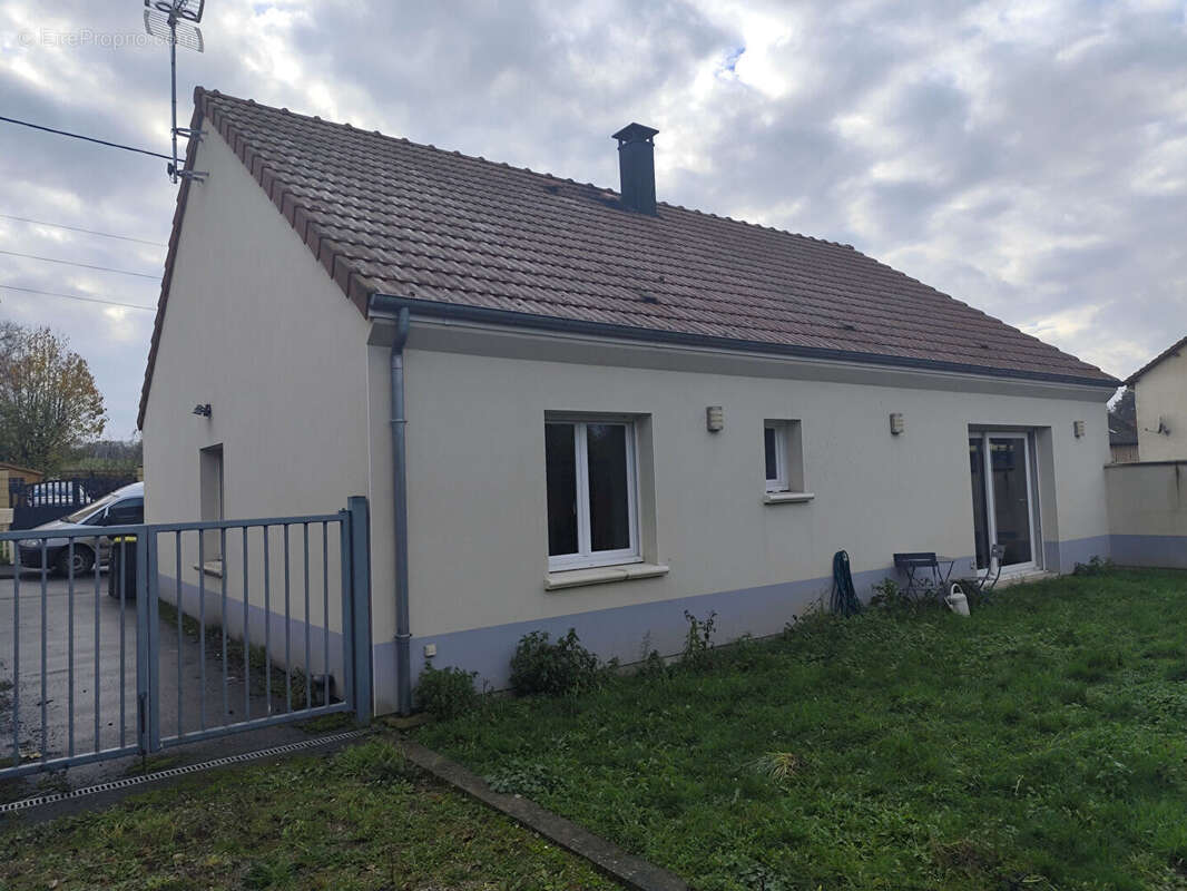 Maison à MERICOURT-L'ABBE