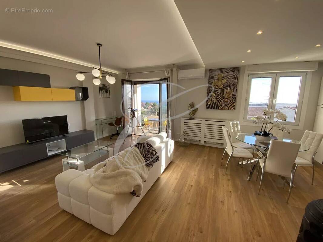 Appartement à ROQUEBRUNE-CAP-MARTIN