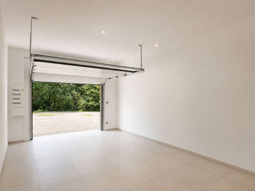 Villa contemporaine de plain-pied avec piscine - Vue dégagée - Lembras - photo 9