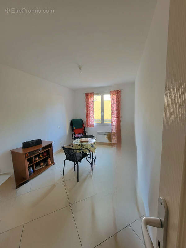 Appartement à LEZIGNAN-CORBIERES