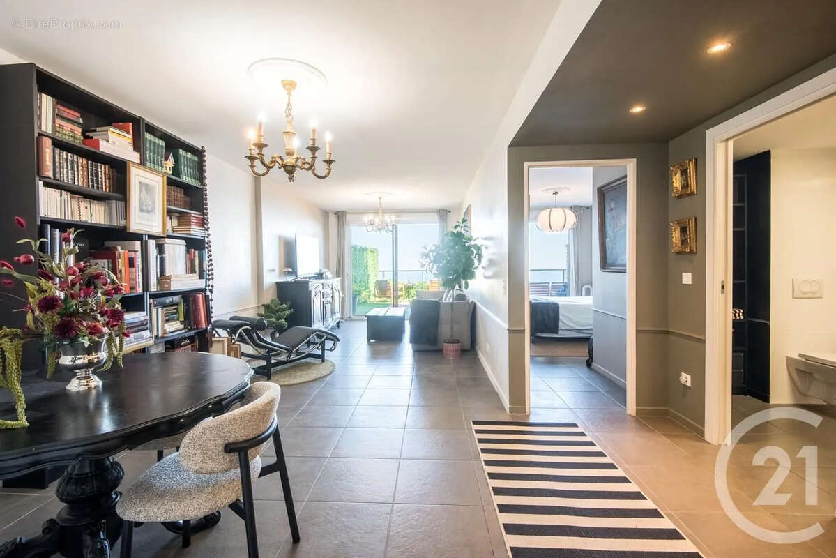 Appartement à LA TURBIE