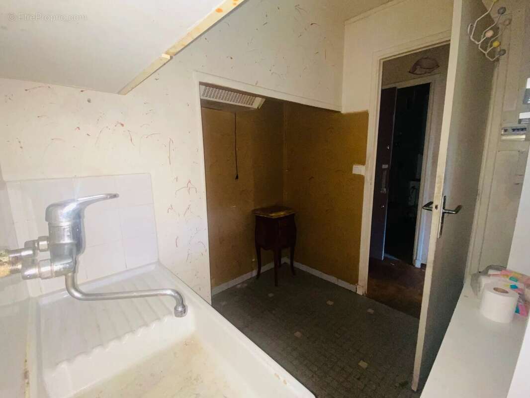 Appartement à MARSEILLE-4E