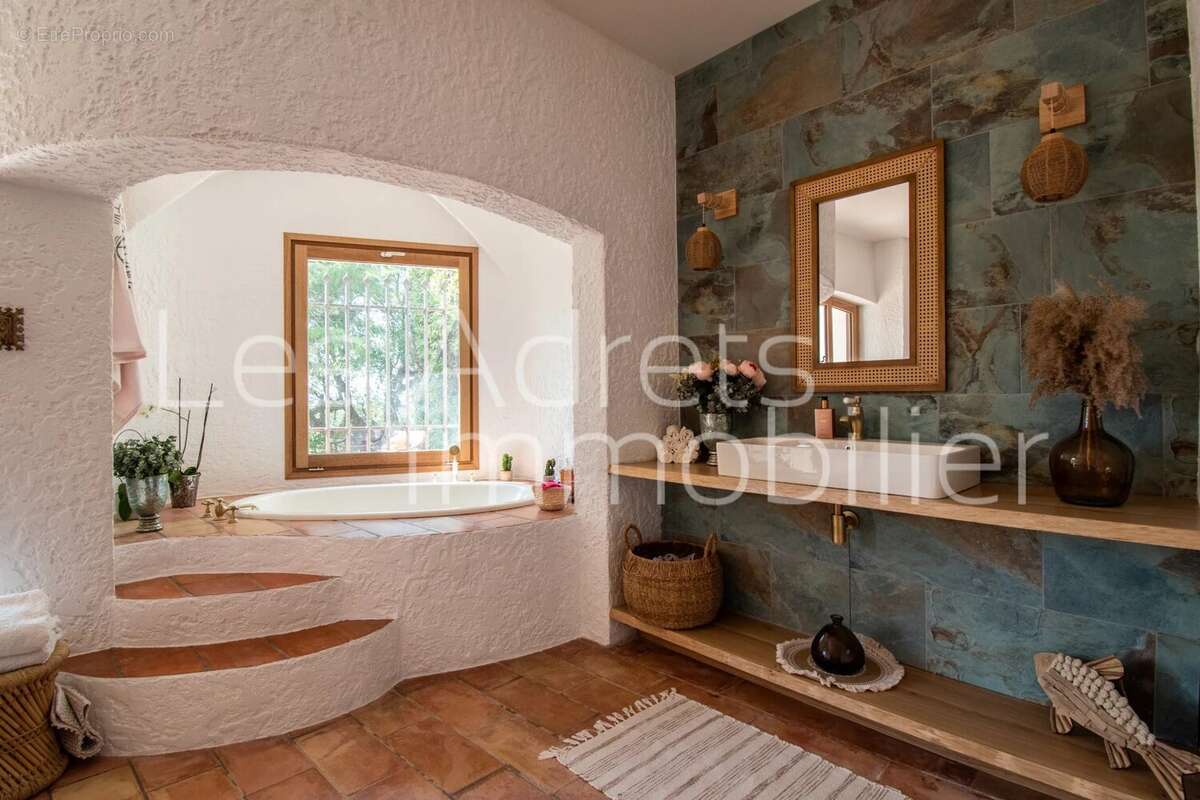 Maison à LES ADRETS-DE-L&#039;ESTEREL