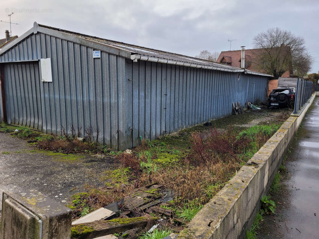 Parking à DREUIL-LES-AMIENS