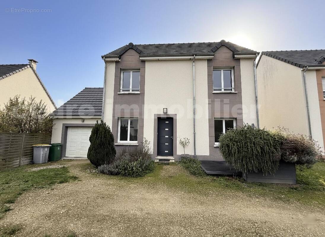 Gemini_Generated_Image_10qoph10qoph10qo - Maison à SAINT-DENIS-EN-VAL