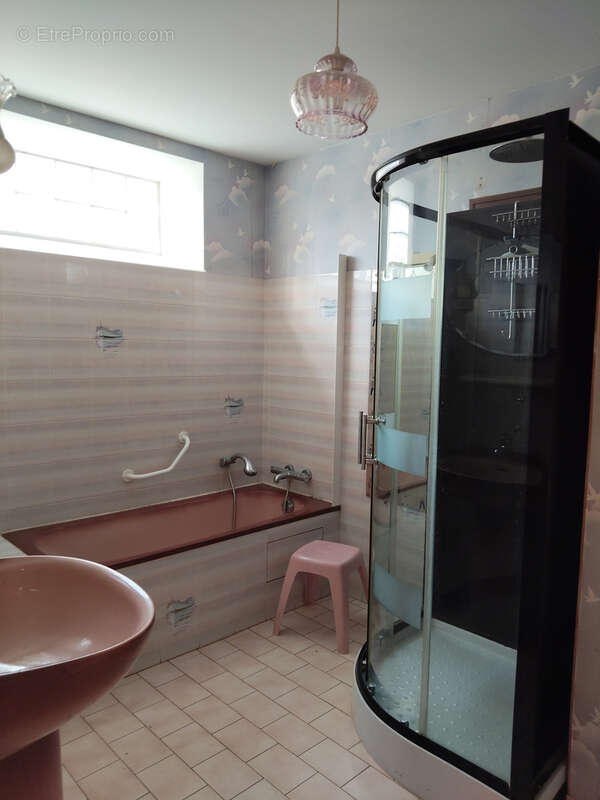 Maison à NAZELLES-NEGRON