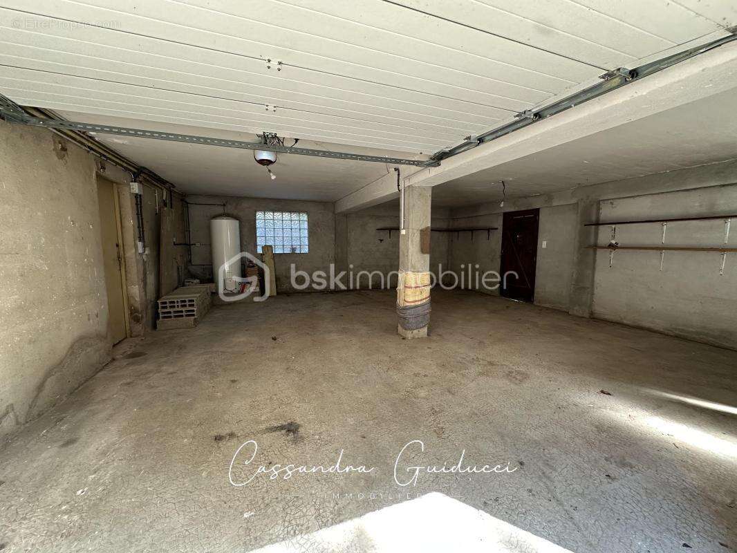 Maison de 112 m² • Potentiel T2 séparé + Habitation 3 chambres • Jardin & Grand Garage - photo 11